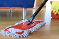 Wakacyjna praca w Wielkiej Brytanii 2019 przy sprzątaniu akademików